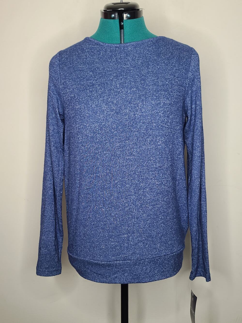NWT Chaps blue long sleeve shirt with back keyhole - small